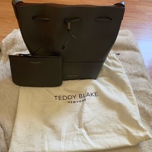 Teddy Blake gray bucket bag